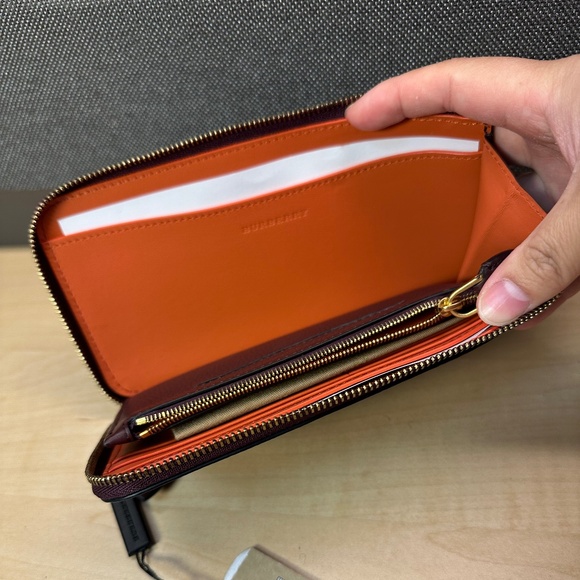 NWT! Rare! Burberry Women's Zip Around Long Wallet In Deep Claret Leather 2 In 1 - Picture 6 of 12